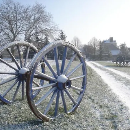 Les Roulottes De Cuzay Feriehus Roiffé