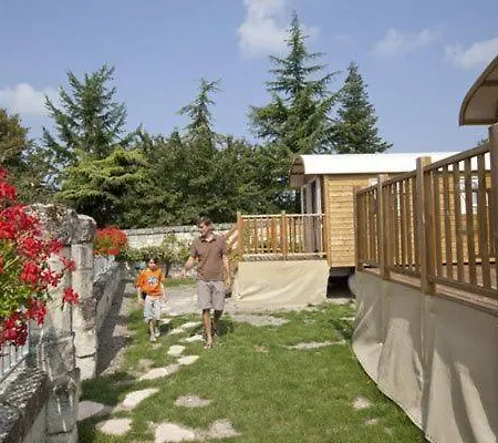 Les Roulottes De Cuzay * Roiffé