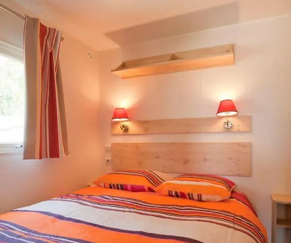 Les Roulottes De Cuzay Сasa de vacaciones Roiffé